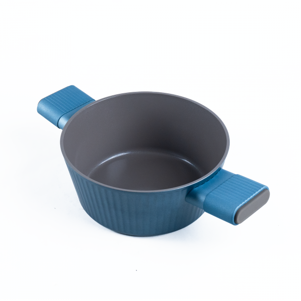 20CM CASSEROLE PAN WITH LID 2